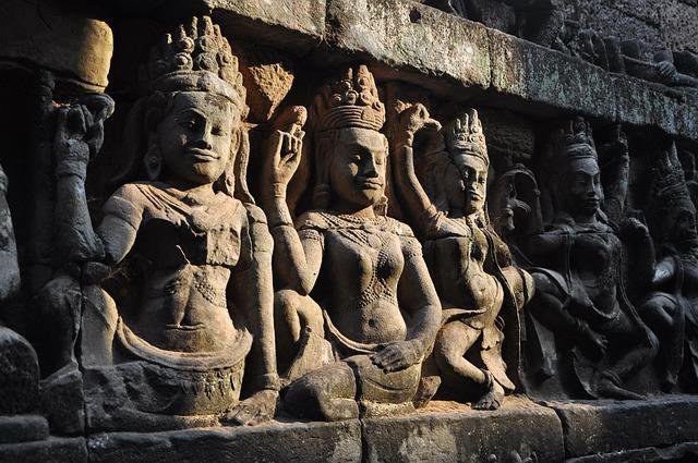 Descubriendo la ⁢Historia en los Templos⁣ de⁤ Angkor