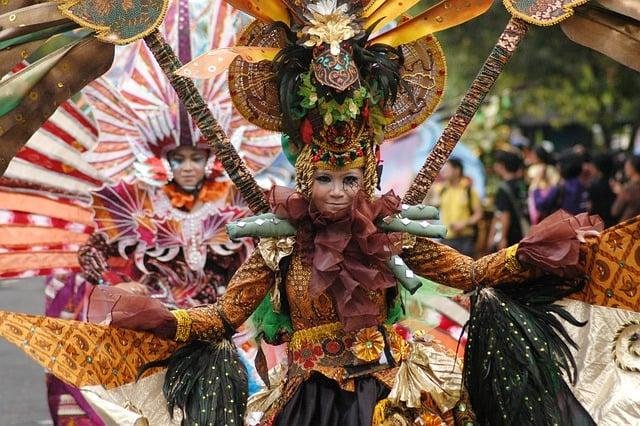 Cultura y Tradición: Ciudades que Celebran Diciembre con Estilo
