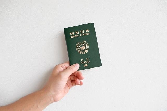 Documentos al día: Pasaporte y visado para no pasar‍ apuros